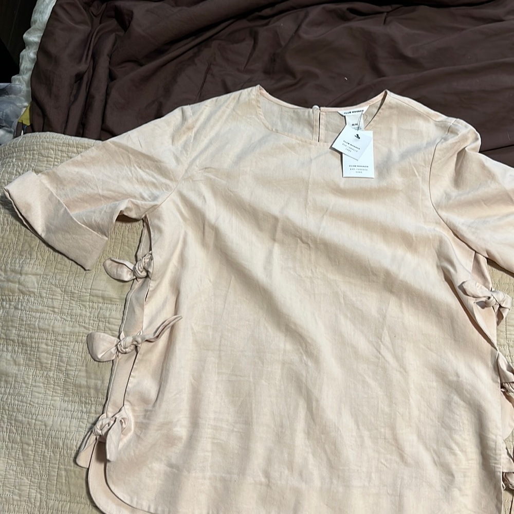 Club Monaco top ! Brand new